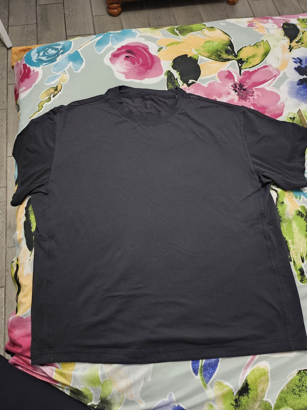 lululemon athletica Men's Crewneck T-Shirt in Black
